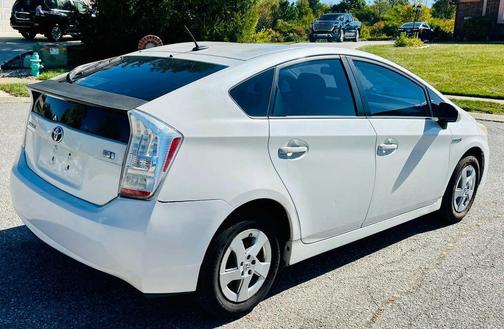 2010 Toyota Prius III