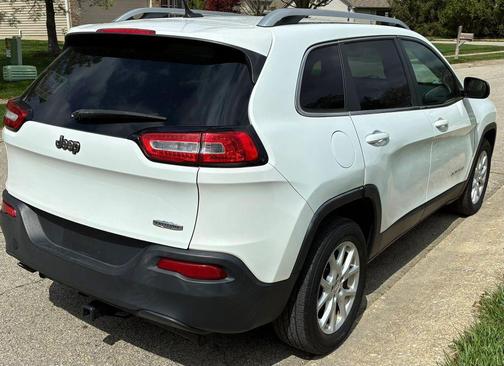 Bright White Clearcoat 2014 Jeep Cherokee Sport