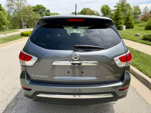 Gun Metallic 2015 Nissan Pathfinder S