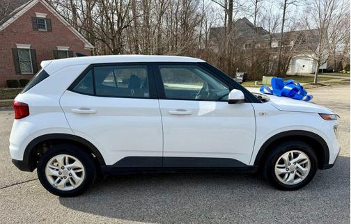 2021 Hyundai VENUE SE