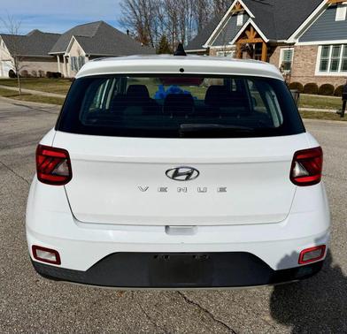 2021 Hyundai VENUE SE