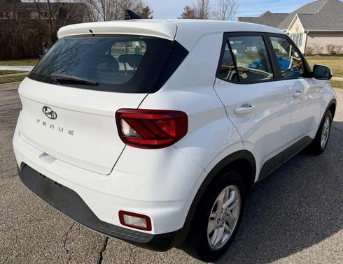 2021 Hyundai VENUE SE