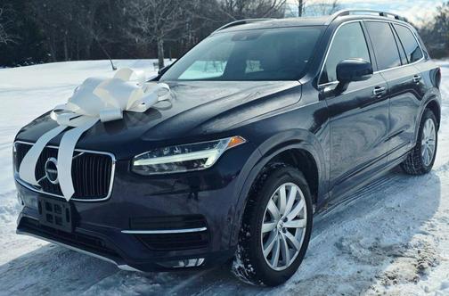 2017 Volvo XC90 T6 Momentum