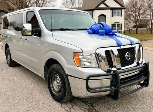 2016 Nissan NV Passenger NV3500 HD S V8