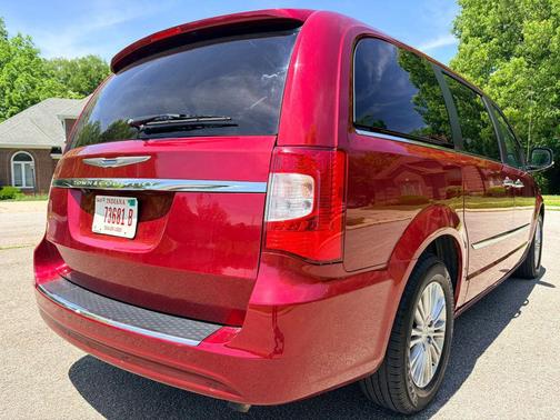 Deep Cherry Red Crystal Pearlcoat 2015 Chrysler Town & Country Touring-L