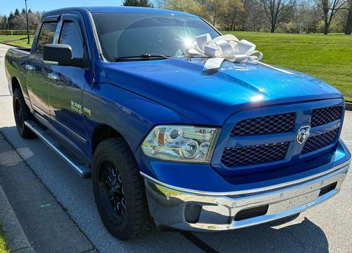 Blue Streak Pearlcoat 2016 RAM 1500 Big Horn