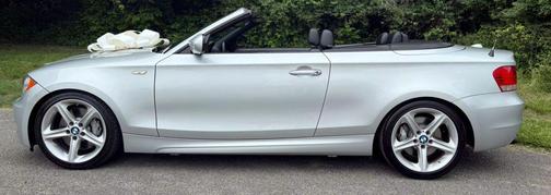 2011 BMW 135 135i Convertible 2D