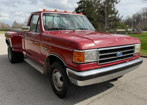 1989 Ford F-350 XLT Lariat Reg Cab DRW