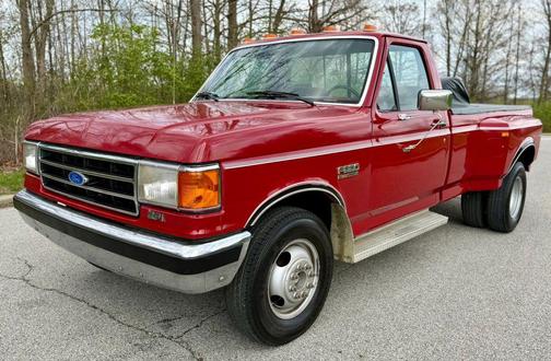 1989 Ford F-350 XLT Lariat Reg Cab DRW