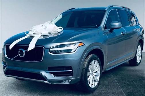 2017 Volvo XC90 T6 Momentum