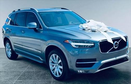 2017 Volvo XC90 T6 Momentum