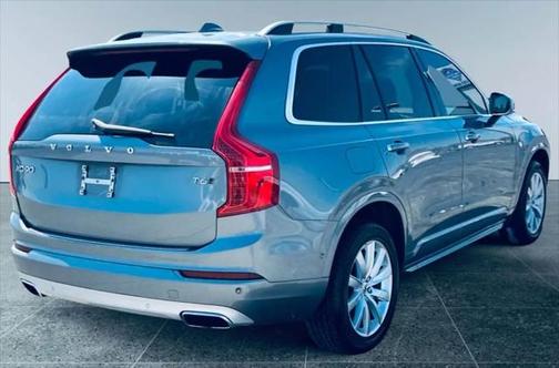 2017 Volvo XC90 T6 Momentum