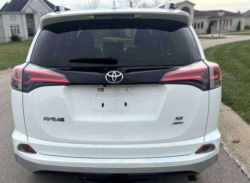 2016 Toyota RAV4 SE