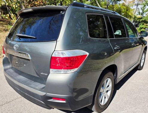2012 Toyota Highlander SE