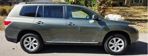 2012 Toyota Highlander SE