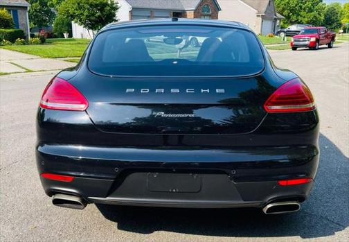 2015 Porsche Panamera 4