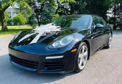2015 Porsche Panamera 4