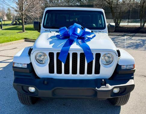 Bright White Clearcoat 2022 Jeep Gladiator Sport S