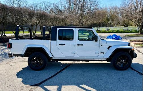 Bright White Clearcoat 2022 Jeep Gladiator Sport S
