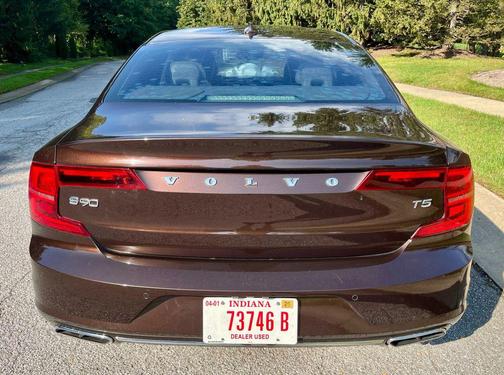 2018 Volvo S90 T5 Momentum