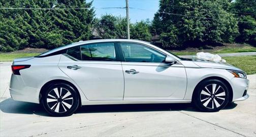 2021 Nissan Altima 2.5 SV