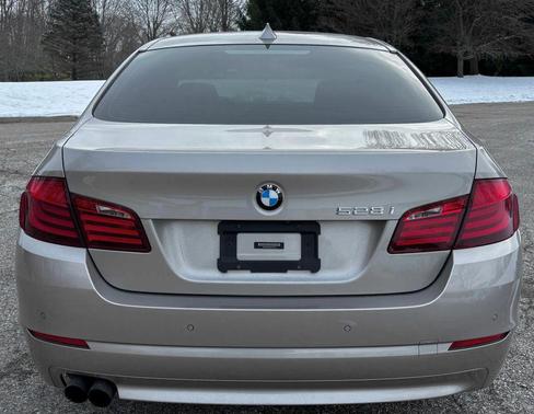 2013 BMW 528 528i Sedan 4D