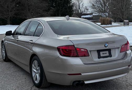 2013 BMW 528 528i Sedan 4D