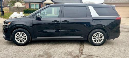 2022 Kia Carnival LXS