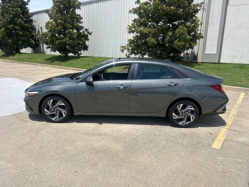 Amazon Gray 2026 Hyundai ELANTRA Limited