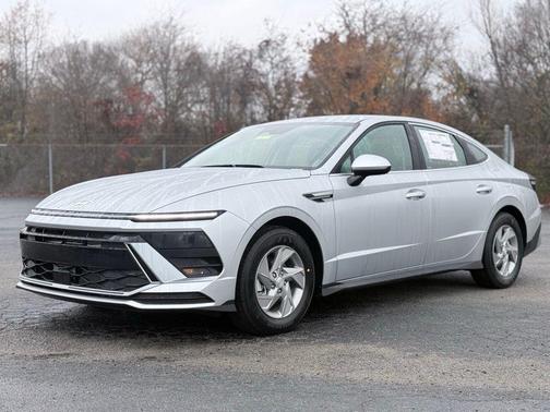 Aero Silver 2026 Hyundai SONATA SE