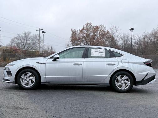 Aero Silver 2026 Hyundai SONATA SE