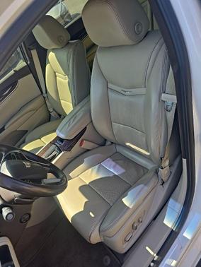 Crystal White Tricoat 2016 Cadillac XTS Luxury