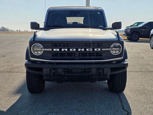 ICONIC SILVER METALLIC 2022 Ford Bronco Black Diamond