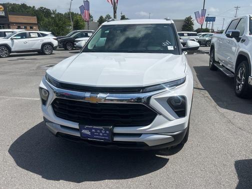 Summit White 2025 Chevrolet Trailblazer LT
