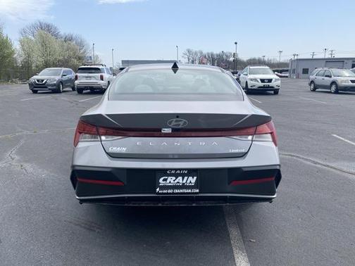 2025 Hyundai ELANTRA Limited