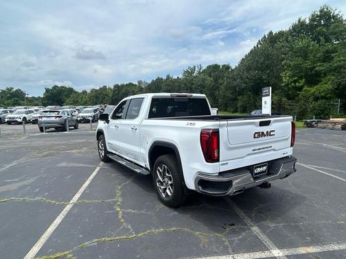 Summit White 2025 GMC Sierra 1500 SLT