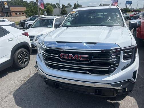 Summit White 2025 GMC Sierra 1500 SLT