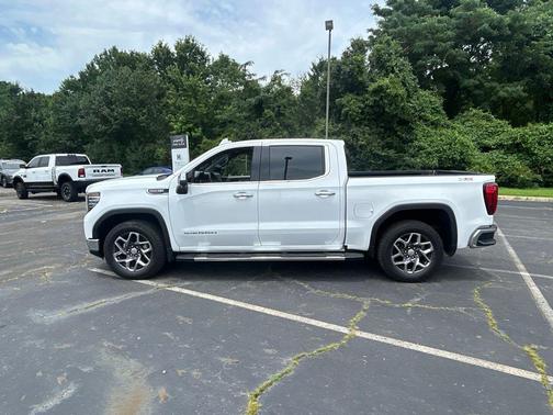 Summit White 2025 GMC Sierra 1500 SLT