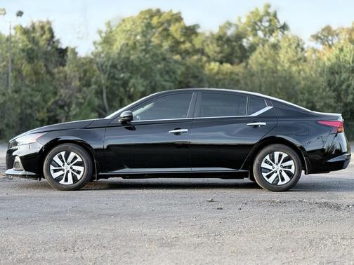2022 Nissan Altima S FWD