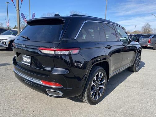 2022 Jeep Grand Cherokee Overland