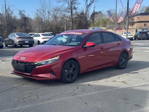 2021 Hyundai ELANTRA SEL