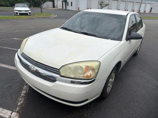 White 2005 Chevrolet Malibu Base