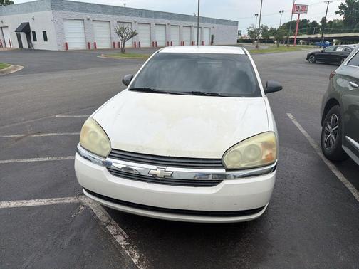 White 2005 Chevrolet Malibu Base
