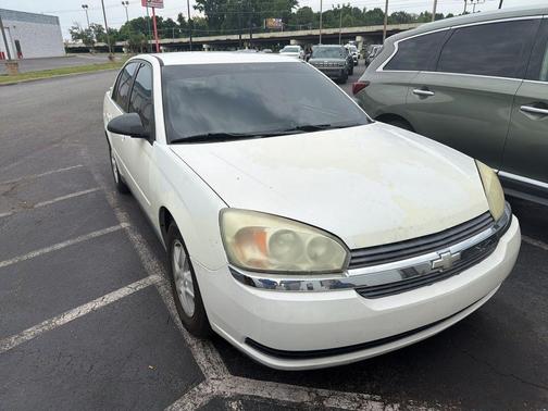 White 2005 Chevrolet Malibu Base