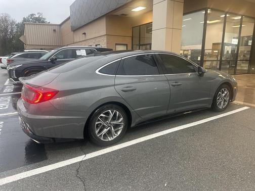 2022 Hyundai SONATA SEL