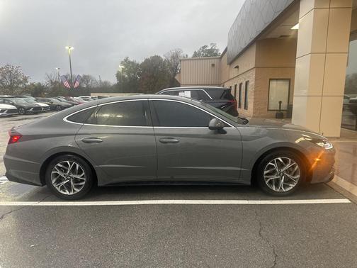 2022 Hyundai SONATA SEL