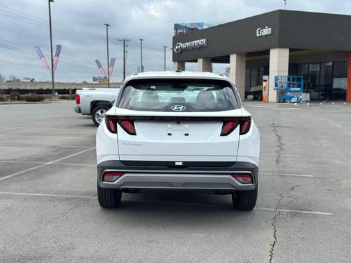 2026 Hyundai TUCSON SE