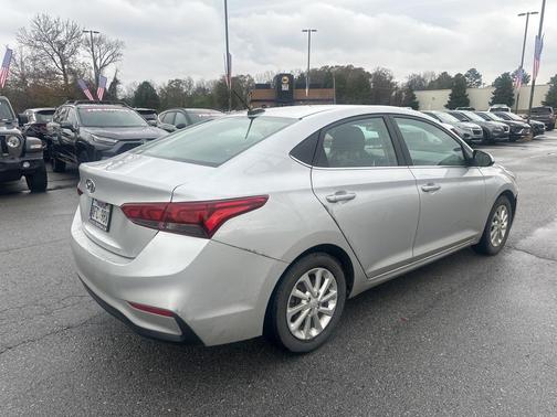 2022 Hyundai Accent SEL