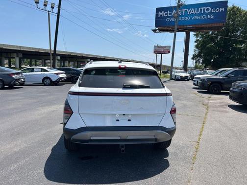 Atlas White 2026 Hyundai KONA SEL Premium