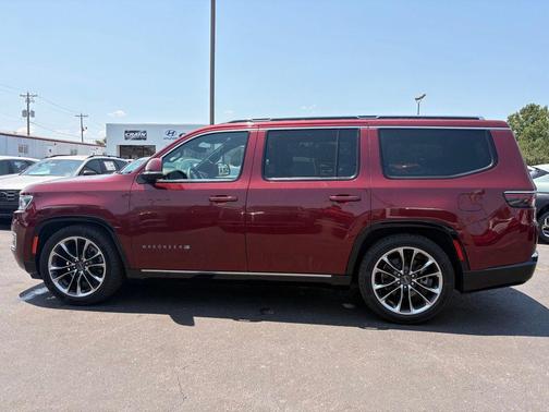 Velvet Red Pearlcoat 2022 Jeep Wagoneer Series III 4x4